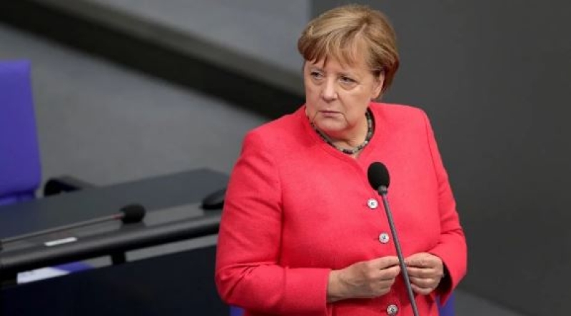 Ceremonia e largimit të Angela Merkel, paradë, muzikë klasike dhe mbajtje pishtarësh