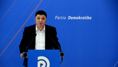 VIDEO/ Erion Veliaj u fal klientëve tokat shtetërore. PD: Vendimi i jashtëligjshëm