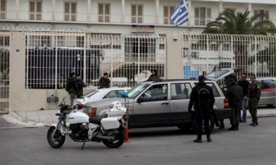 Shqiptarë e grekë përleshen me thika në tavernë