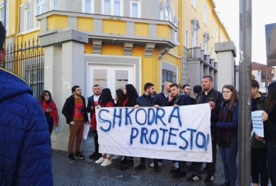 Vendimi/ Studentët e Shkodrës u “bashkohen” protestuesve në Tiranë