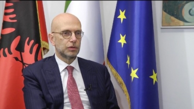 Miratohet rezoluta në Kuvend, ambasadori italian: Shkoni në ‘Venecia’