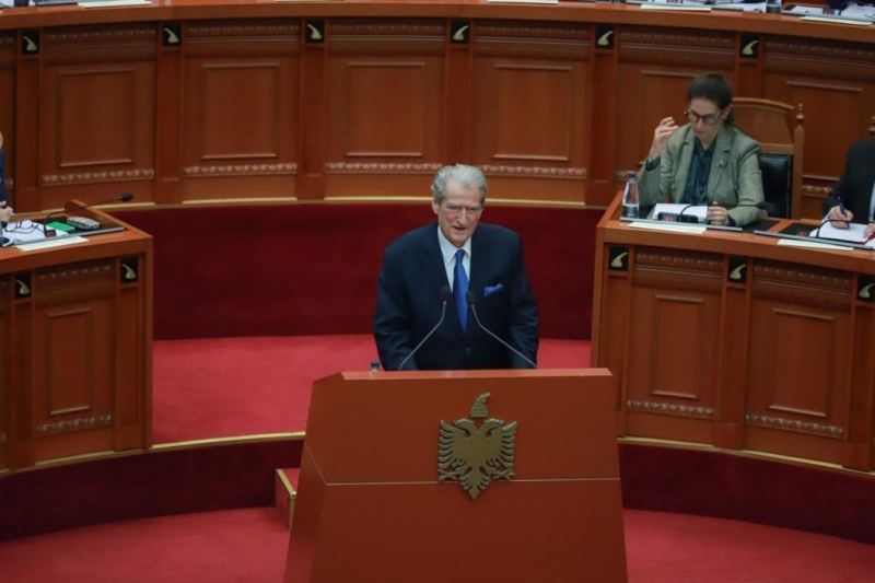 Frikë nga faktet e manipulimit të 11 majit/ Spiropali mbyll vetëm pas 15 minutash seancën plenare