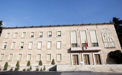 Punësimi në shtet u zgjerua 13% nga qeveria Rama, zgjedhjet rrezikojnë fryrjen