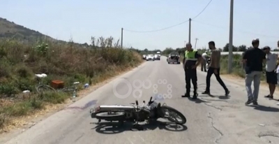 Motori përplas biçikletën, dy të plagosur në Lushnjë
