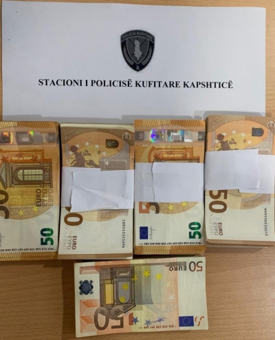 I fshehën në trup, shqiptari dhe bullgarja kapen në Kapshticë… me 25 mijë euro të padeklaruara