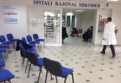 19 nxënës në spital, helmohen nga ushqimi
