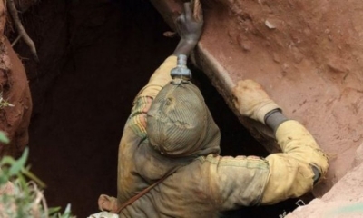 Lufta e minatorëve ilegalë/ Nëntë të vrarë me gurë në Afrikën e Jugut