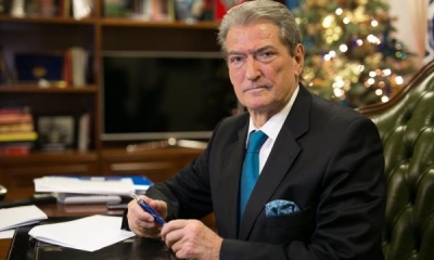 EMRI/ Dy persona me kallashnikovë e prisnin te hyrja e pallatit, si i shpëtoi atentatit djali i Spartak Brahos