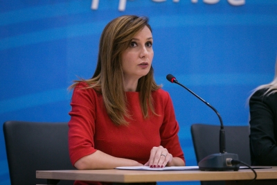 Kriza na prek të gjithëve, mos diskriminoni në ndihmën që jepni!