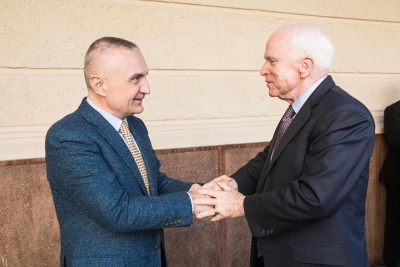 Ndarja nga jeta e Senatorit John McCain/ Presidenti Meta: Mbështetësi kryesor i Kosovës dhe Shqipërisë