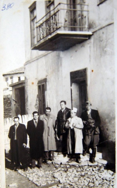 Pjestarë të Ballit Kombëtar gjatë luftës, mes tyre edhe pronari i shtëpisë ku u mbajt kongresi i Lushnjës (1920), Kaso Fuga