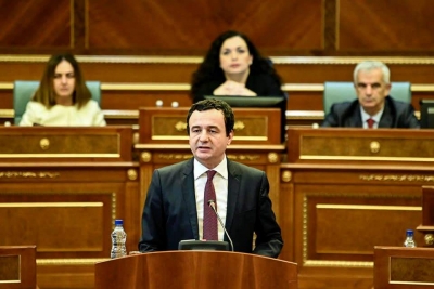 ALBIN KURTI &#039;tund&#039; Parlamentin: Shkëmbimi i territoreve u festua me shampanjë në Shtëpinë e Bardhë, çfarë më tha THAÇI për të shkuar në Uashington