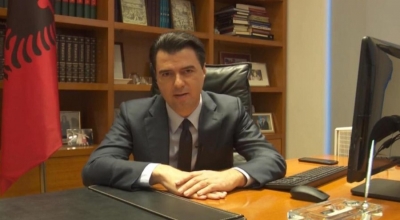 Basha videokoferencë me Komisionerin për Zgjerimin/ &#039;E sigurova që do bëjmë gjithçka për plotësimin e kushteve&#039;