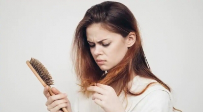 Ja si të parandaloni rënien e flokëve