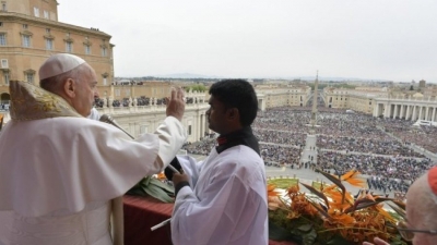 'Urbi et Orbi', Papa Francis vajton për sulmet ditën e Pashkëve në Sri Lanka