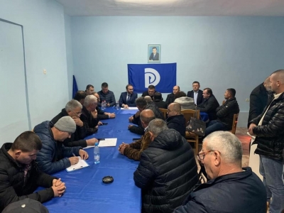 “S’duam kryebashkiakët që mbushin hundët me kokainë”, Bardhi takon demokratët në Berat, problematikat që dëgjoi