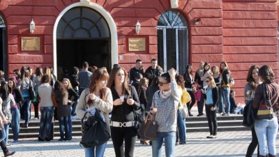 Universitetet/ Të gjithë duan të bëhen ekonomistë, juristë e avokatë...