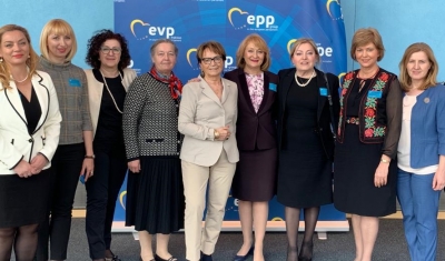 Doris Pack në takimin e grave të PPE: Ambasadorët po mbyllin sytë për situatën e rënë në Shqipëri