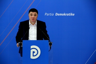 Kreshnik Çollaku: Prej 24 orësh mercenaret e Sander Lleshajt në formacione lufte, po terrorizojnë Matin