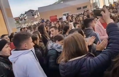 Edhe Elbasani ndizet nga protesta e studentëve (VIDEO)
