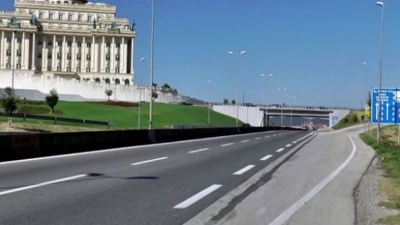 Autostrada Tiranë-Durrës mbyllet më 4 Janar