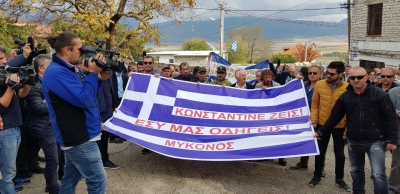 LIVE/ Grekët mblidhen në Bularat, lejohen thirrjet antishqiptare: &quot;Të marrim gjak shqiptari&quot;