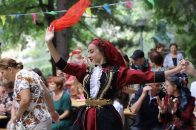 Qarku i 'qejfit'/ Ja kush harxhon më shumë për argëtim dhe kulturë