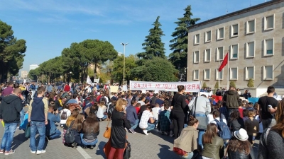 Studentët të vendosur kundër Edi Ramës, protesta vazhdon edhe sot