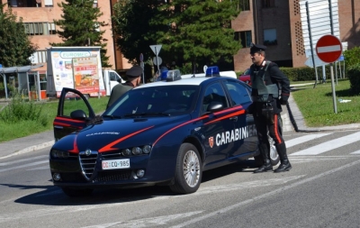 ‘Po shkoj të ushqej pulat’/ Shqiptari me koronavirus, ndalohet në rrugë nga policia