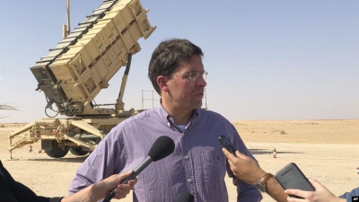 Shefi i Pentagonit mbërrin në Irak për bisedime