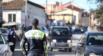 Po i komunikonte masën administrative, 41- vjeçari godet policin pasi e ndaloi, arrestohet në Tiranë