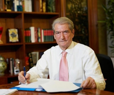 'Na vjedhin, na gjobisin, na rrahin/ Apeli i fortë i Berishës: Stop qëndrimeve kriminale ndaj turistëve nga Kosova