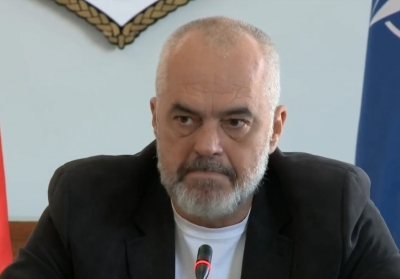 Gazeta holandeze bën për ‘ujë të ftohtë’ qeverinë: Vend ku sundon krimi…