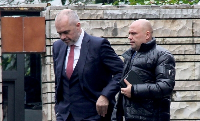 Manjani bën 3 pyetje vrastare për Ramën