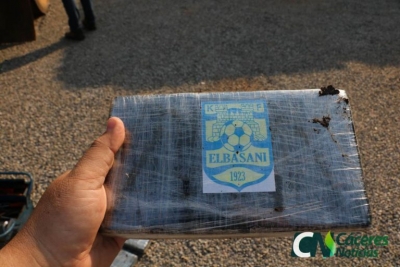 Video/ 617 kg kokainë me logon e “KF Elbasanit” në Brazil, “Rai3”: Rrugët e drogës kalojnë nga Shqipëria