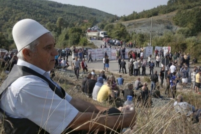 VIDEO/Provokimi i ultranacionalistëve serbomalazezë ndaj shqiptarëve, reagimi i fortë i Berishës