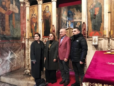 FOTOT/ Presidenti Meta viziton Manastirin e Deçanit