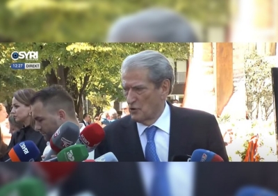 Berisha: Vepra e Azem Hajdarit është një frymëzim i madh për t’u ngritur fuqishëm në protesta