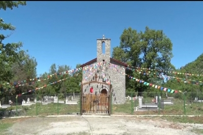 Katolikë e myslimanë bëhen bashkë, rindërtojnë kishën e shekullit XIV, u mbyll në ‘67
