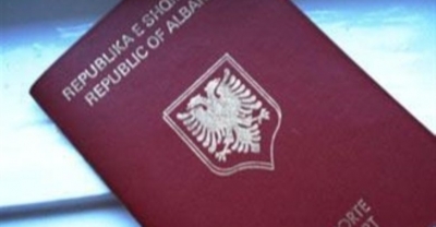 Mësoni në sa vende mund të lëvizni pa vizë me pasaportën shqiptare (FOTO)