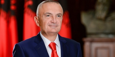 Presidenti Meta: Mirënjohje skënderbegasve, edhe sot në vijën e parë të betejës&#039;