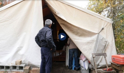 Librazhd, 8 pjesëtarët e një familjeje presin dimrin në çadër