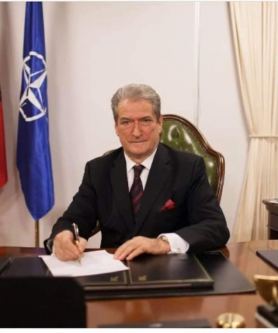 ‘Xhahili i Surrelit akuzon mjekët’, Berisha: Lista e vdekjeve është shpallur çdo ditë nga ministria pasi është ‘redaktuar’