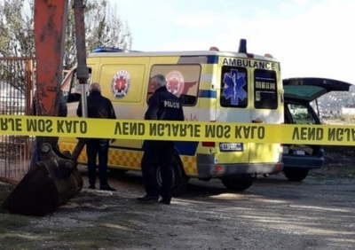 Punëtori humbi jetën, arrestohet përfaqësuesi i firmës, në kërkim dy të tjerë