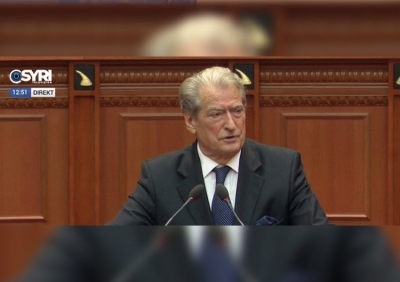 'Jeni kthyer në praktikat e etërve tuaj'/ Berisha: Ky regjim po diskriminon të varfrit dhe demokratët