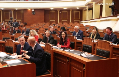 Seancë në kohë kornavorusi, deputetëve do t’u matet temperatura e do të…