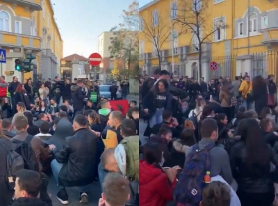 Studentët bllokojnë rrugën, hedhin vezë në drejtim të Ministrisë së Arsimit