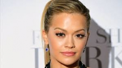 Elegante dhe mahnitëse, kjo është Rita Ora/FOTO