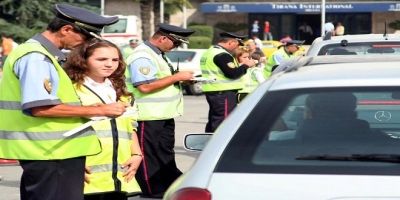 Policia rrugore, fushatë për të mbushur buxhetin e boshatisur: 4671 gjoba, 22 shoferë në pranga, 94 patenta të pezulluara