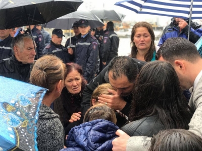 Përplasja e fortë: Policia tërhiqet nga Bregu i Lumit, shtyn sërish shembjen e shtëpive